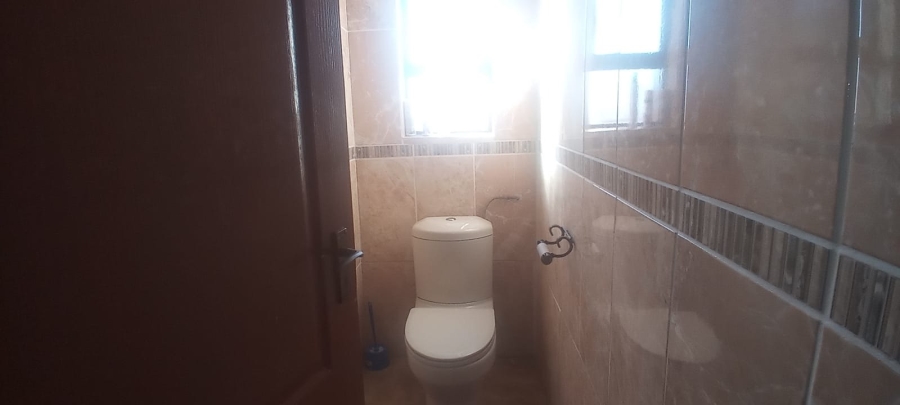 To Let 4 Bedroom Property for Rent in J B Mafora Free State